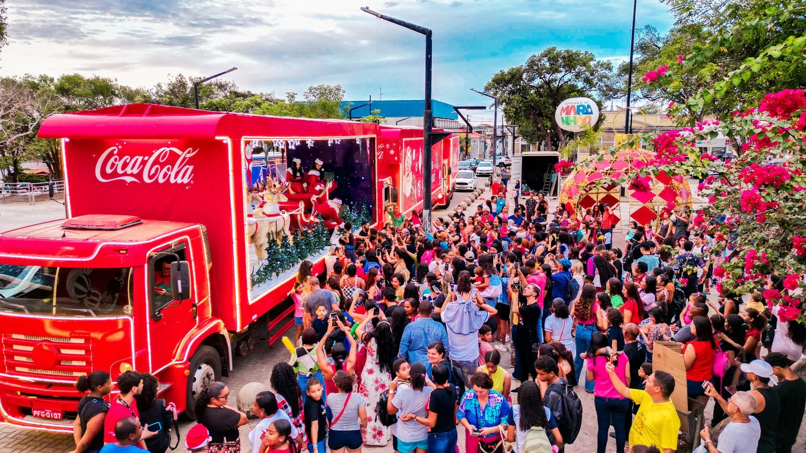 Mais de 20 cidades do Nordeste recebem as Caravanas de Natal da Coca-Cola; confira detalhes