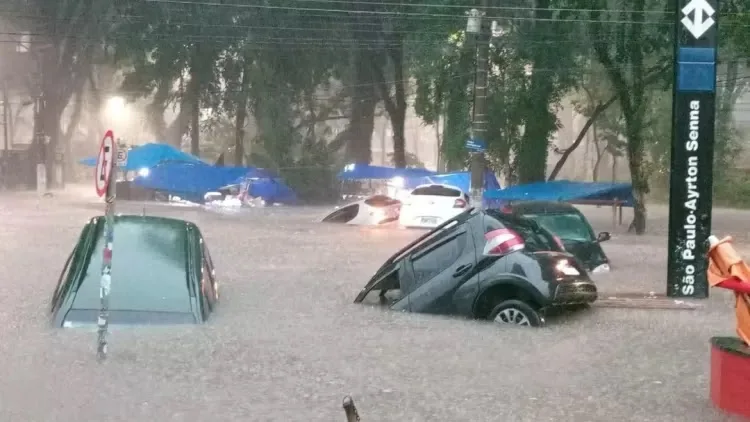 Fortes Chuvas em São Paulo: O Impacto Desastroso na Cidade