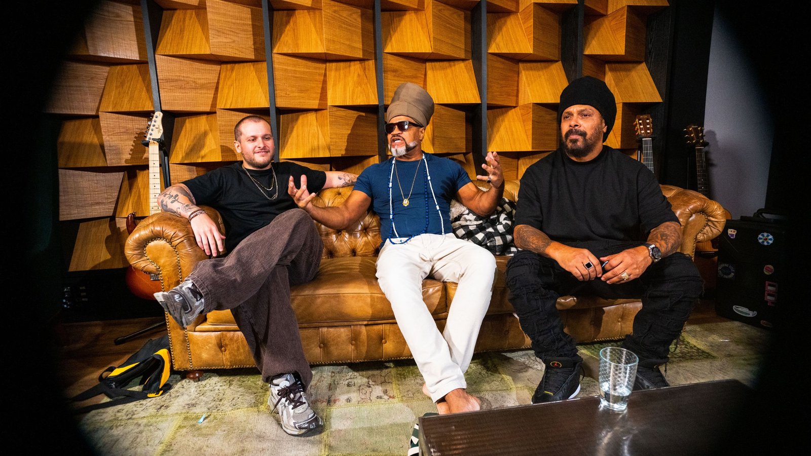 Em clima de Copa do Mundo, Carlinhos Brown, Marcelo Falcão e Bruno Martini se unem no novo single “Eu Me Chamo Brasil”
