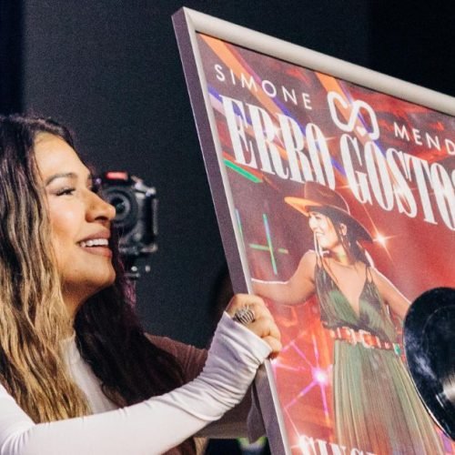 Simone Mendes conquista disco de platina em Portugal