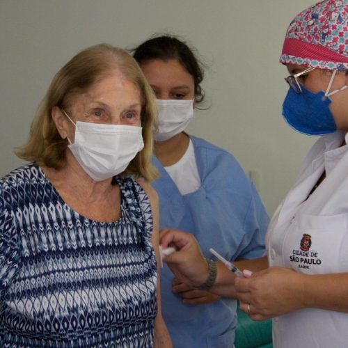 Idosos são vacinados em São Paulo
Foto Divulgação/ Cora Residencial Senior