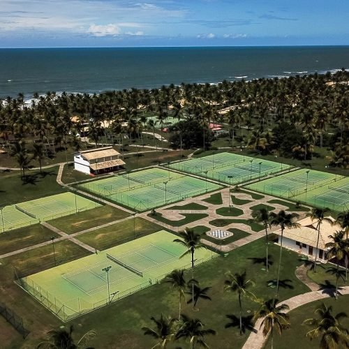 Considerado um esporte seguro durante a pandemia, o tênis é foco de novas ações dos hotéis Transamerica em SP e Comandatuba Bahia